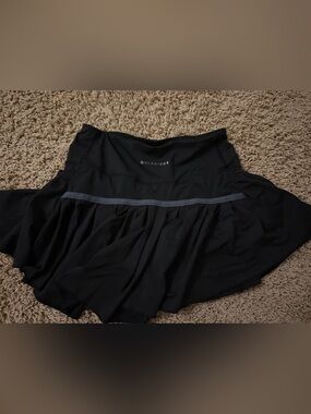 gold hinge black skort